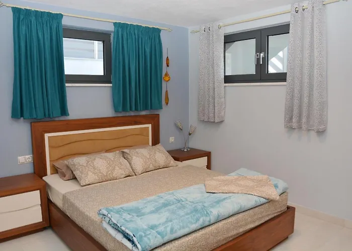 Pegasus Sea View Luxury Βρασνά