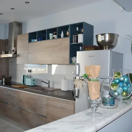 Pegasus Sea View Luxury Apartment *