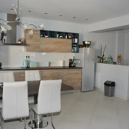 شقة Pegasus Sea View Luxury