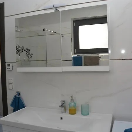 Pegasus Sea View Luxury Apartment *